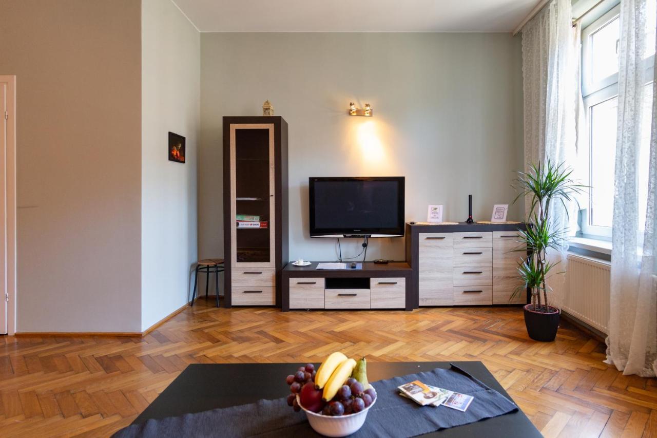 Spacious, Central & Artistic W/Brand New Bathroom! Krasków Exteriör bild